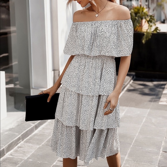 JUST IN🔥White Off The Shoulder Tiered Dress - Picture 8 of 8